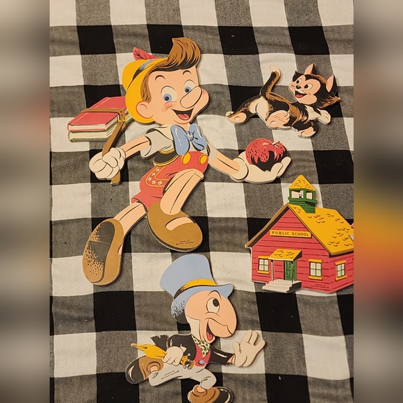 VINTAGE  Dolly Toy 1950s Pinocchio fairytale pinups Walt Disney Nursery CRICKETT - Picture 1 of 11